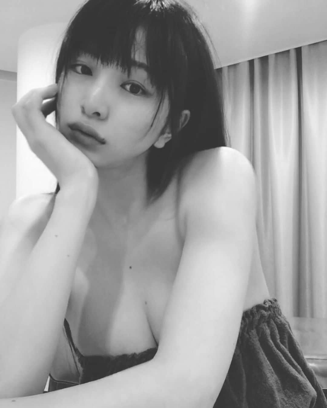 のインスタグラム：「.low air pressure🧬」