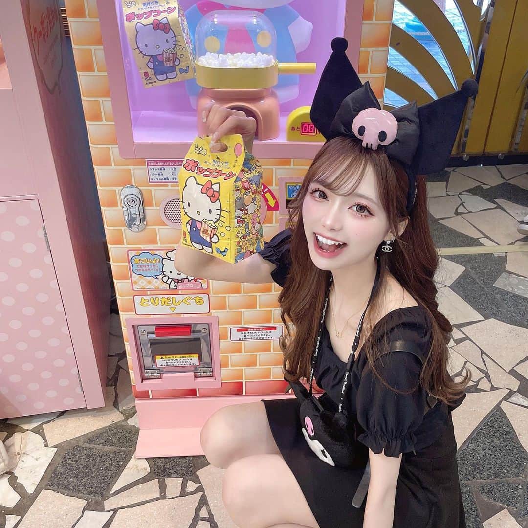 のインスタグラム：「クロミピューロ🖤💜  載せたい写真沢山あるから明日も投稿しちゃう🙏🤣🤍  #ピューロランド #ピューロランドコーデ #サンリオピューロランド #サンリオコーデ #クロミ #クロミコーデ #クロミちゃんグッズ #サンリオカチューシャ #ピューロジェニック #sanriocharacters #sanriopuroland」