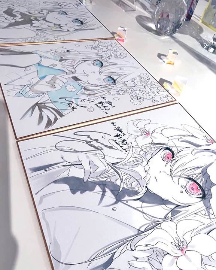 のインスタグラム：「個展用の色紙です。 ▫️ ▫️ ▫️ #個展　#水に溺れて夢を見る  #miwanorag #美和野らぐ #illustration #イラスト #artistoninstagram #artwork #instaart  #kawaiiart #イラストグラム」