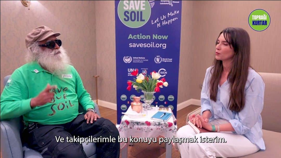 Leyla Lydia Turgutluのインスタグラム：「Toprak neden yok oluyor? Detaylı olarak sizinle paylaşmak istedim. Daha fazlası için @consciousplanet @consciousplanet.turkish What is soil extinction? Thank you for the interview @sadhguru 🙏  #savesoil」