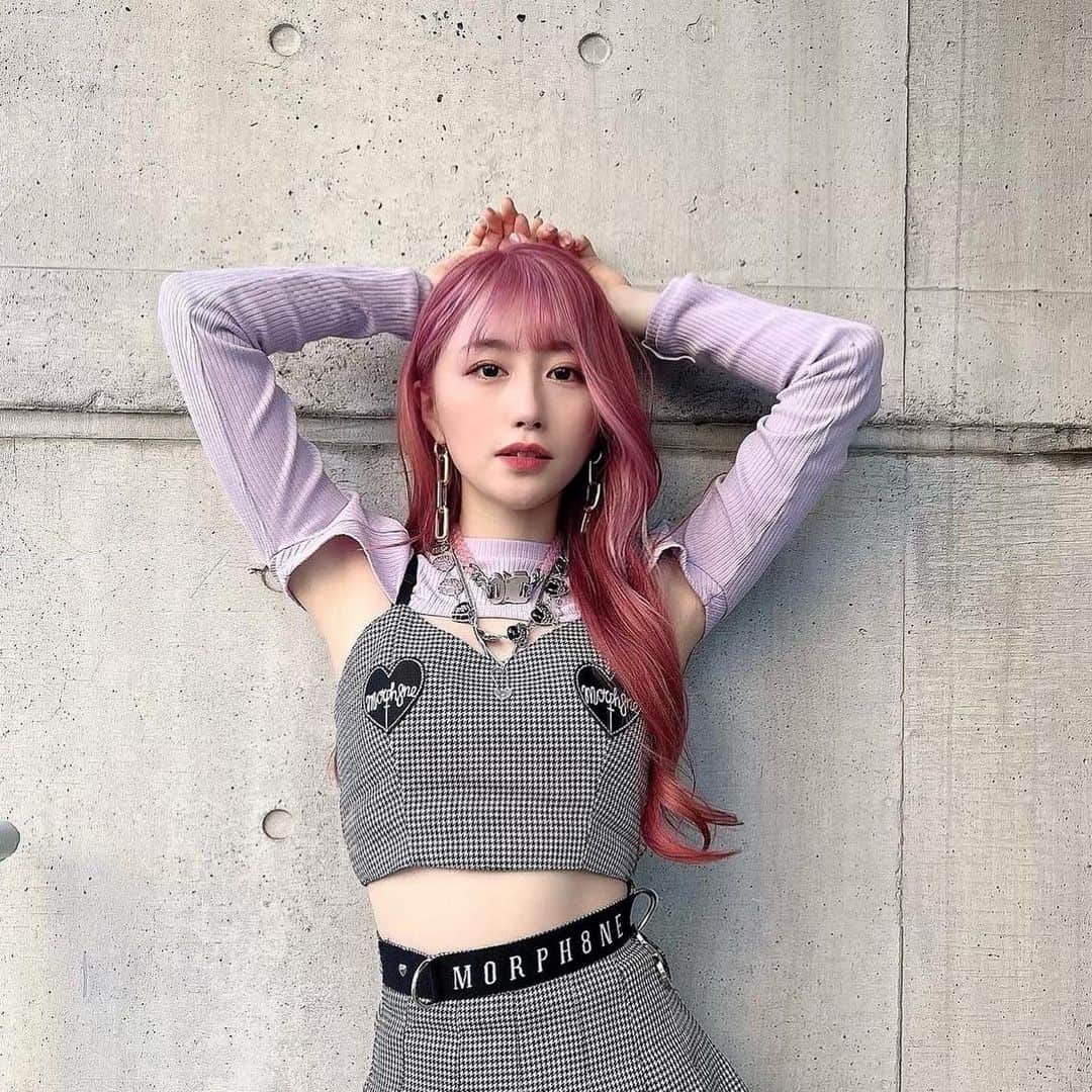 海羽凜のインスタグラム：「_  💗🌙 🐇💜  スタイリング : @go_momosee  ヘアメイク : @harukadebeau   #셀카  #얼스타그램 #교복　#코스프레  #粉红色 #可爱 #ピンクカラー  #韓国 #韓国語勉強 #韓国ファッション #ワンホン  #網紅 #ガールクラッシュ #ヨシンモリ #ﾘﾝﾎﾟﾄ #私が国プ3」