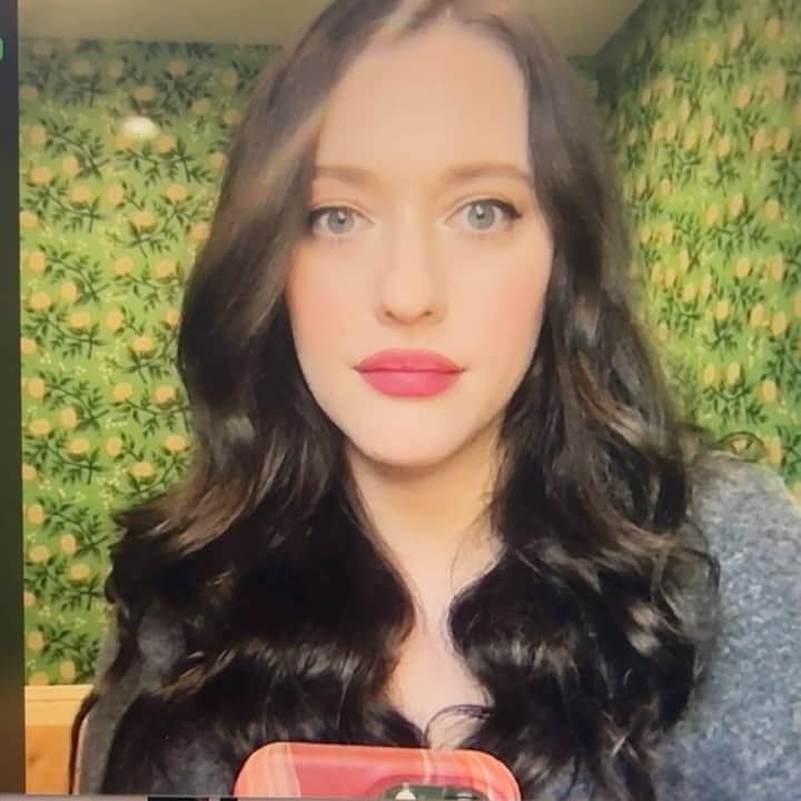 カット・デニングスのインスタグラム：「welcome to my office」