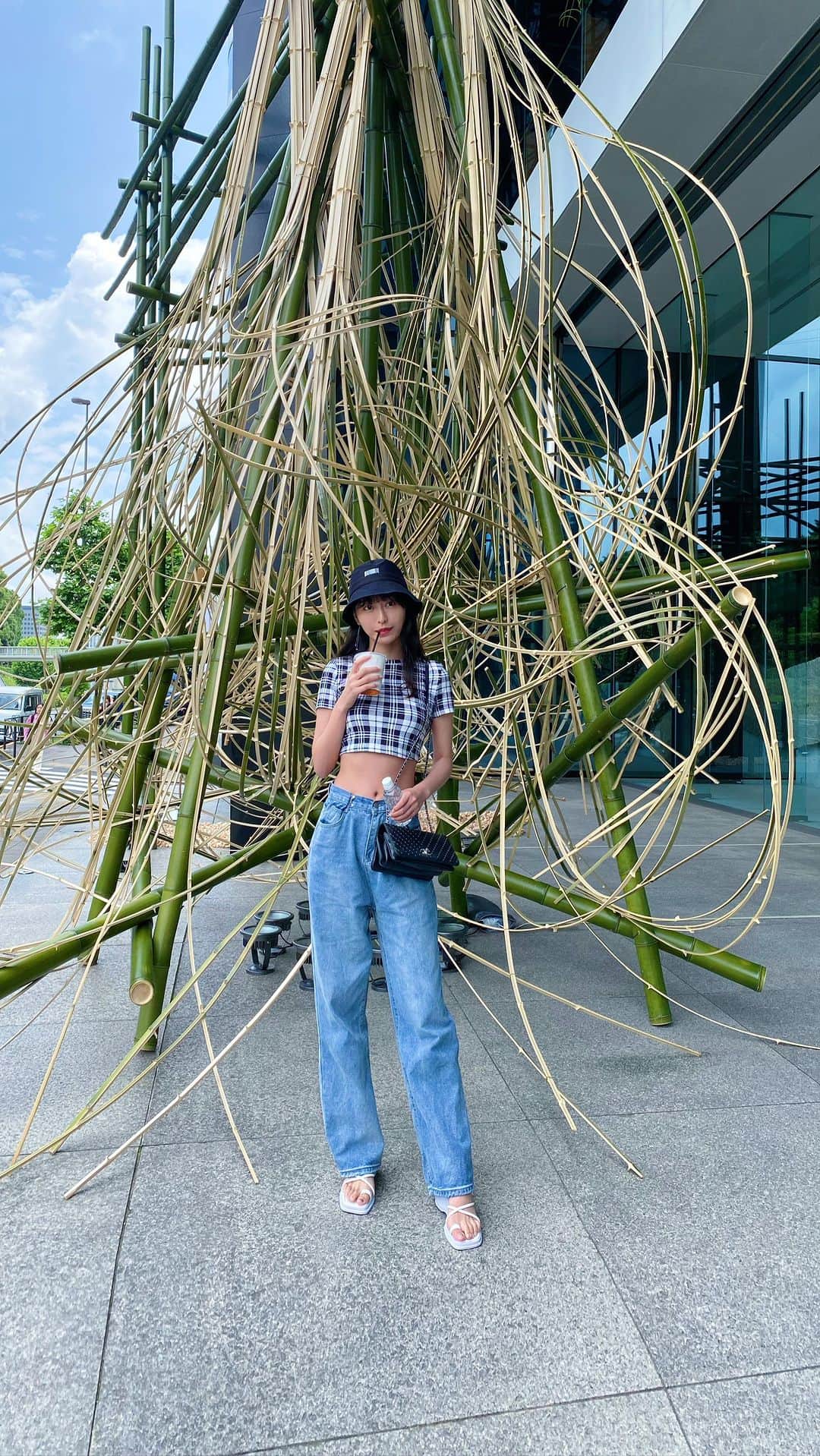 天野ちよのインスタグラム：「🌿  #rover #reelsinstagram😍 #夏服 #夏服コーデ #カフェ #お洒落カフェ」