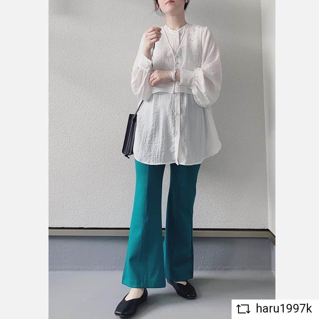 ハニーズ公式さんのインスタグラム写真 - (ハニーズ公式Instagram)「#Repost @haru1997k • • • • • •  @haru1997kさんの投稿です。 素敵な投稿ありがとうございます。  • • • • • •  ご覧いただきありがとうございます😊  カラーパンツコーデ⭐︎   @honeysofficial   『フレアパンツ』 ・534074048346 カラー:グリーン サイズ:Ｍ  シルエットがとてもきれいなフレアパンツ♡ ストレッチの利いたポンチ素材と、後ろウエストゴムではき心地もとても良いです♬  #ハニーズ #ハニーズコーデ #honeys #pr #カラーパンツ #フレアパンツ #プチプラコーデ #シンプルコーデ #大人カジュアル #オフィスカジュアル #フラットシューズ #ママコーデ #ママファッション #おしゃれさんと繋がりたい #코디 #패션」6月12日 19時14分 - honeysofficial