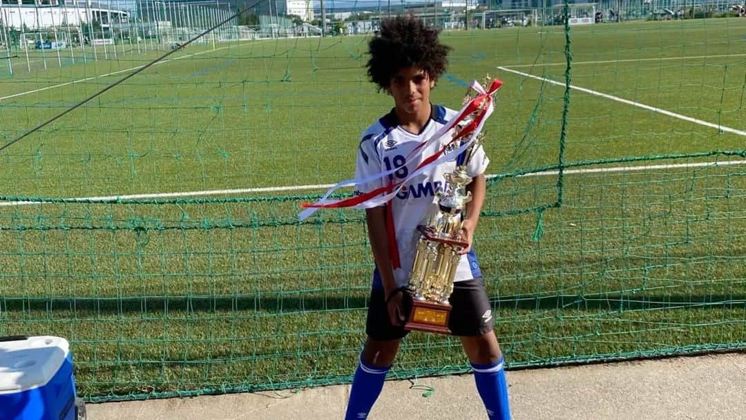 パトリックのインスタグラム：「むすこおめでとう。フェリペ大好き。parabéns meu filho estou muito orgulhoso de você, cada dia vejo sua dedicação nos treinos e jogos, aí está o resultado artilheiro e campeão!👏🥇🏆⚽️🤩」