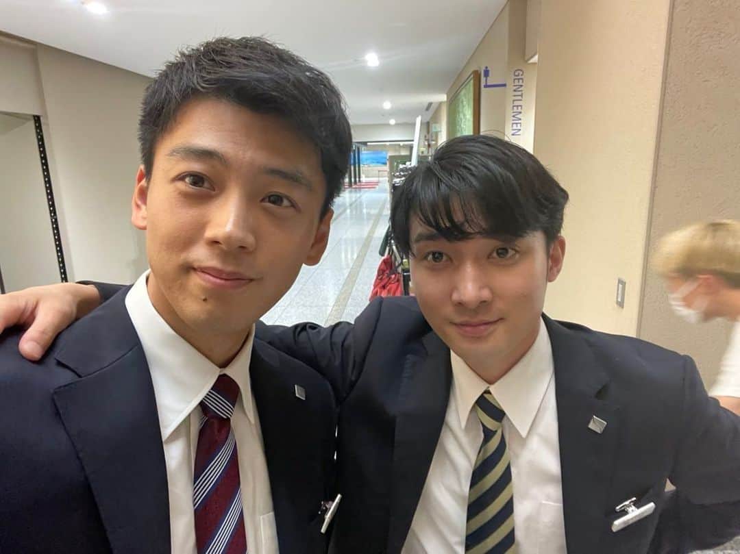 竹内寿のインスタグラム：「報告！ 8月26日公開の映画「アキラとあきら」に出演します！ @takeuchi_ryoma とまた共演できて最高！！ 映画自体も物凄く面白くなっております！ 是非みなさん！映画館でご覧ください！ #アキラとあきら　#映画」