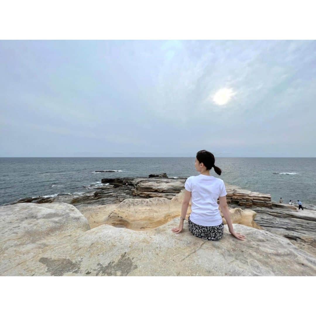 芦崎愛のインスタグラム：「初めての和歌山県！ 南紀白浜、素敵なところでした☺️  #南紀白浜 #千畳敷  #旅行じゃないよ #出張です」