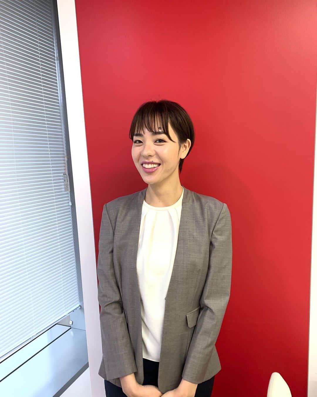 のインスタグラム：「・ この間ウルフカットにしたけどあっという間にショートになっちゃいました笑 まぁ…ね…こんなこともあるよね😊笑 ・ ・」
