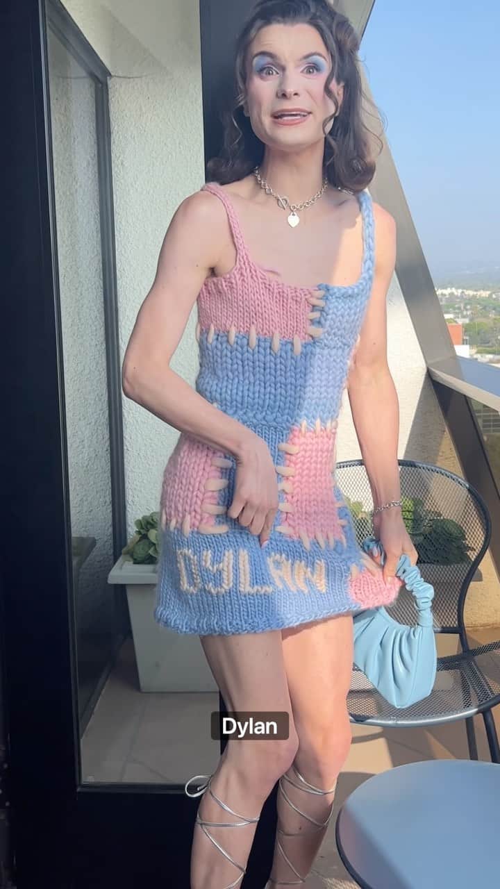 DYLAN MULVANEYのインスタグラム：「Day 92- LA pride festival !!! #trans」