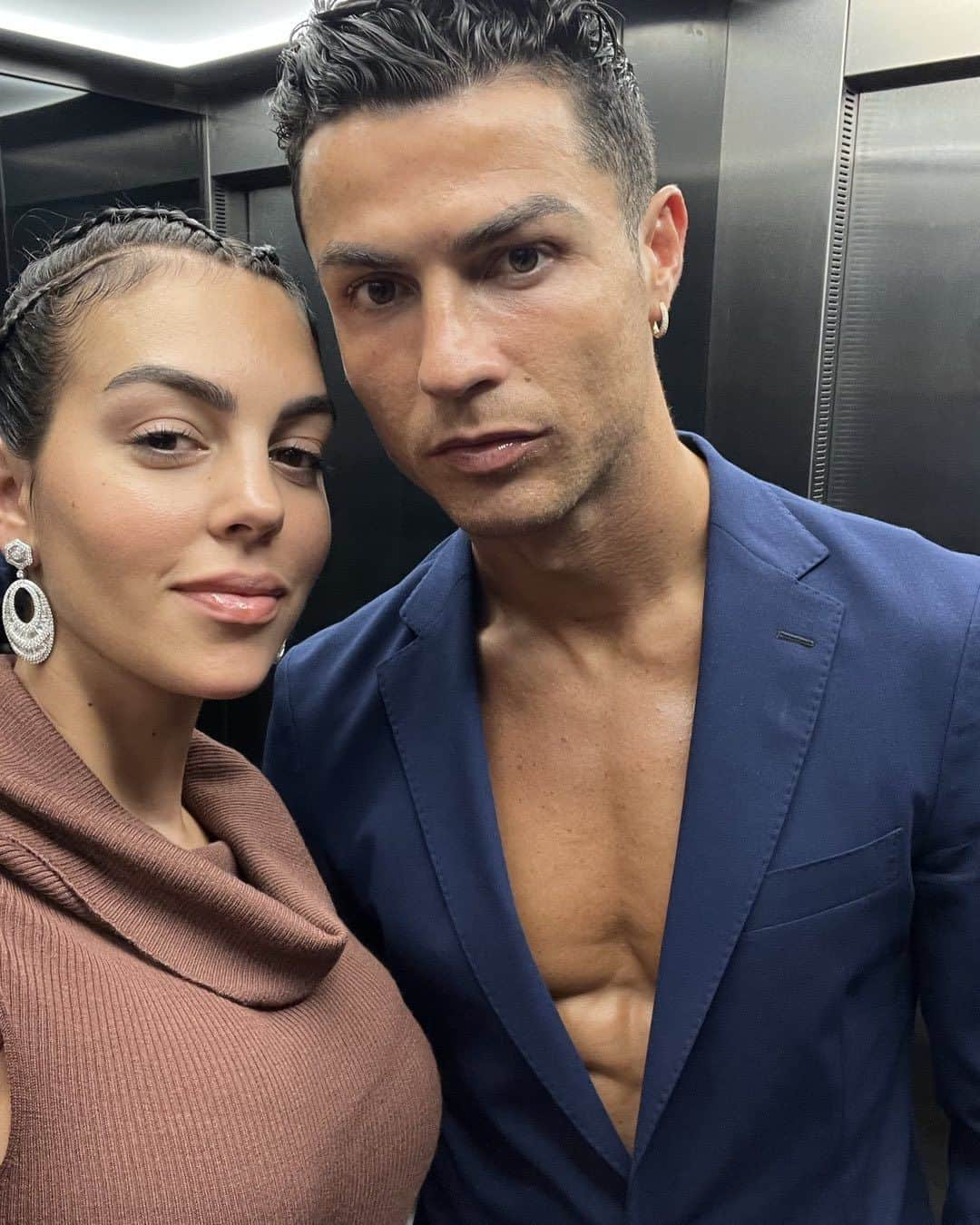 クリスティアーノ・ロナウドさんのインスタグラム写真 - (クリスティアーノ・ロナウドInstagram)「❤️」6月12日 16時58分 - cristiano