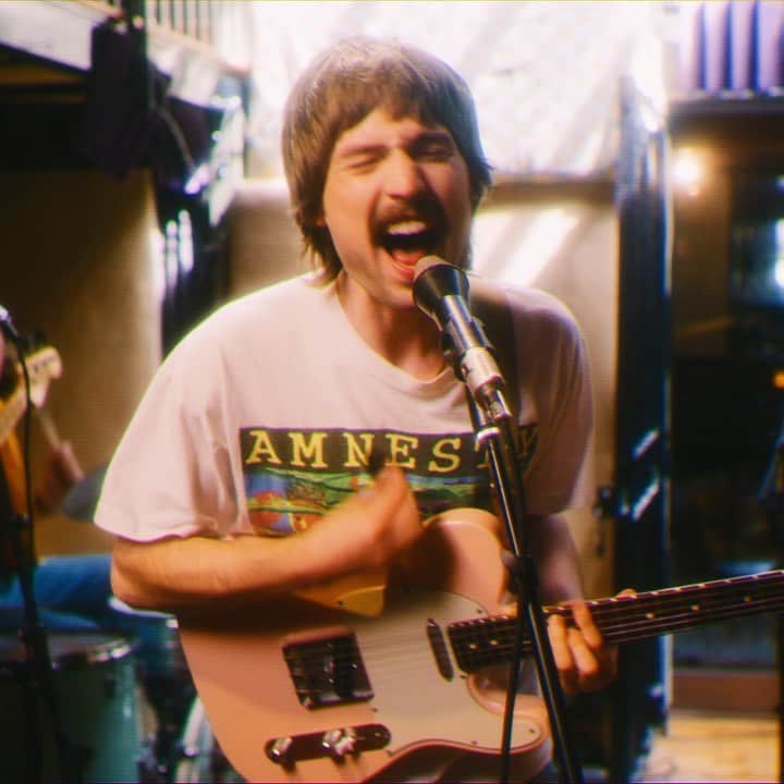 バーティ・ギルバートのインスタグラム：「i keep trying to destroy @willjosephcook’s career by creating an endless string of the worst music videos imaginable, but SOMEHOW it isn’t working!?  anyway, here’s a montage of all the vids i’ve been lucky enough to direct for mr WJC’s new album, which is OUT NOW! always a pleasure x  ‘every single thing’ album go listen to it」