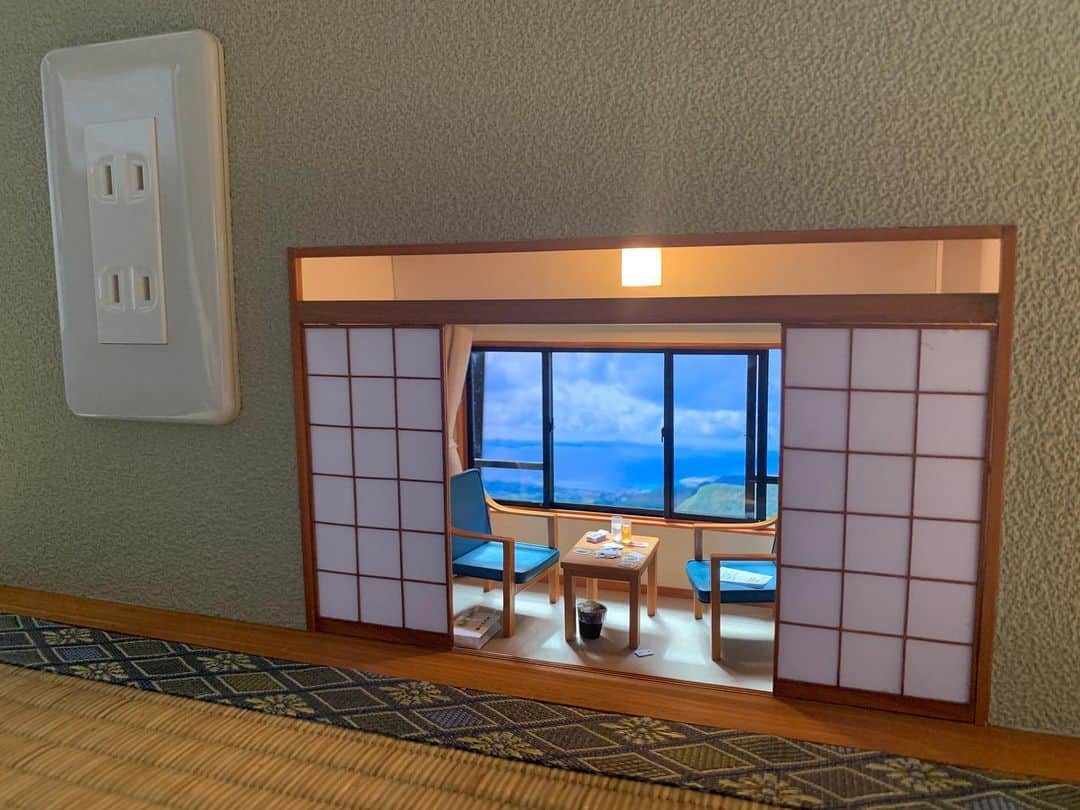 Mozuのインスタグラム：「9 unpublished images of "miniature japanese traditional room" have been released for members only. The scenery outside the window is not synthetic.  The link is in my profile.」