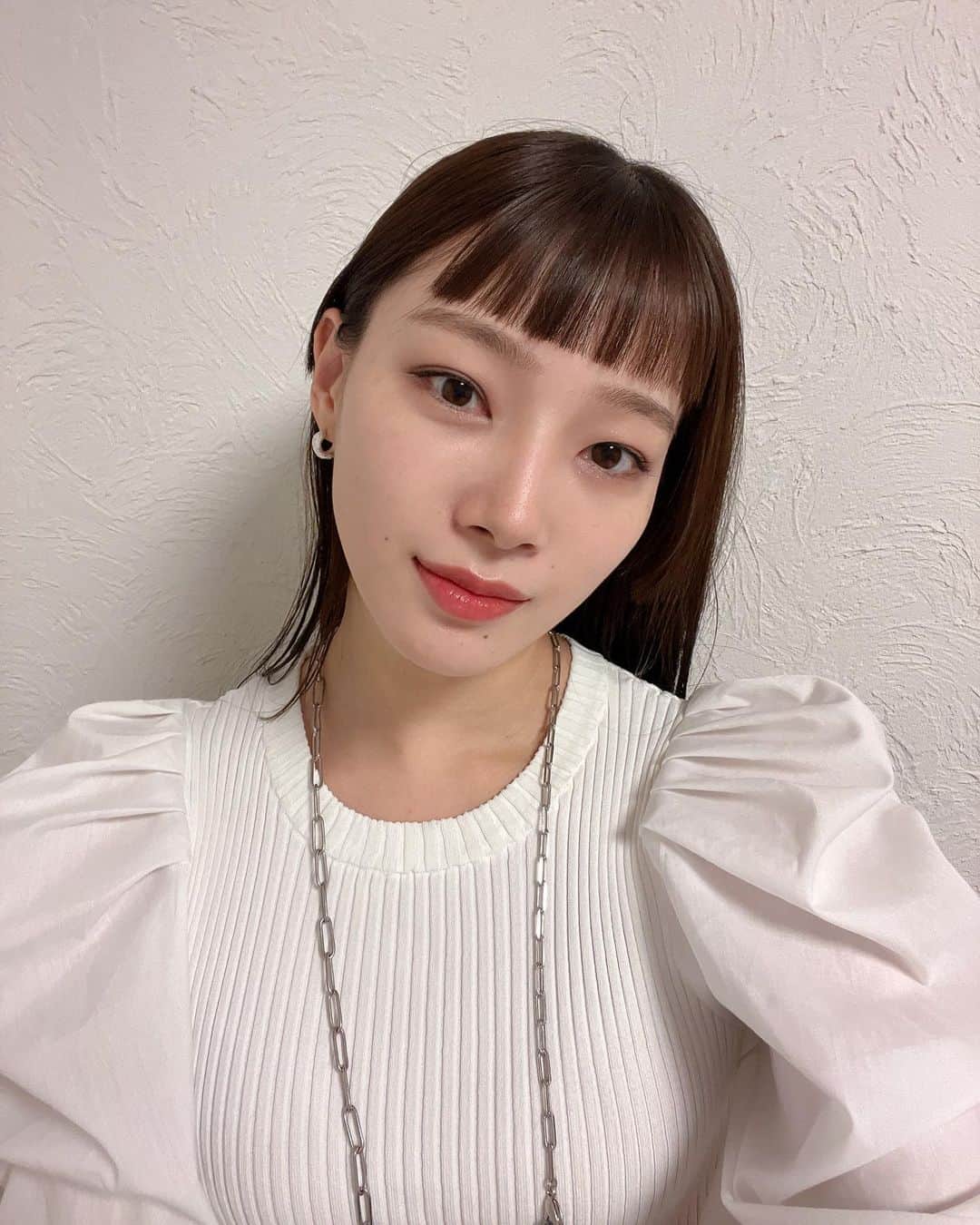 江田友莉亜のインスタグラム：「この前の旅サラダ生放送でつけてたピアス お気に入りで最近ずっとつけている⛓🤍 @magnolia_tokyo」