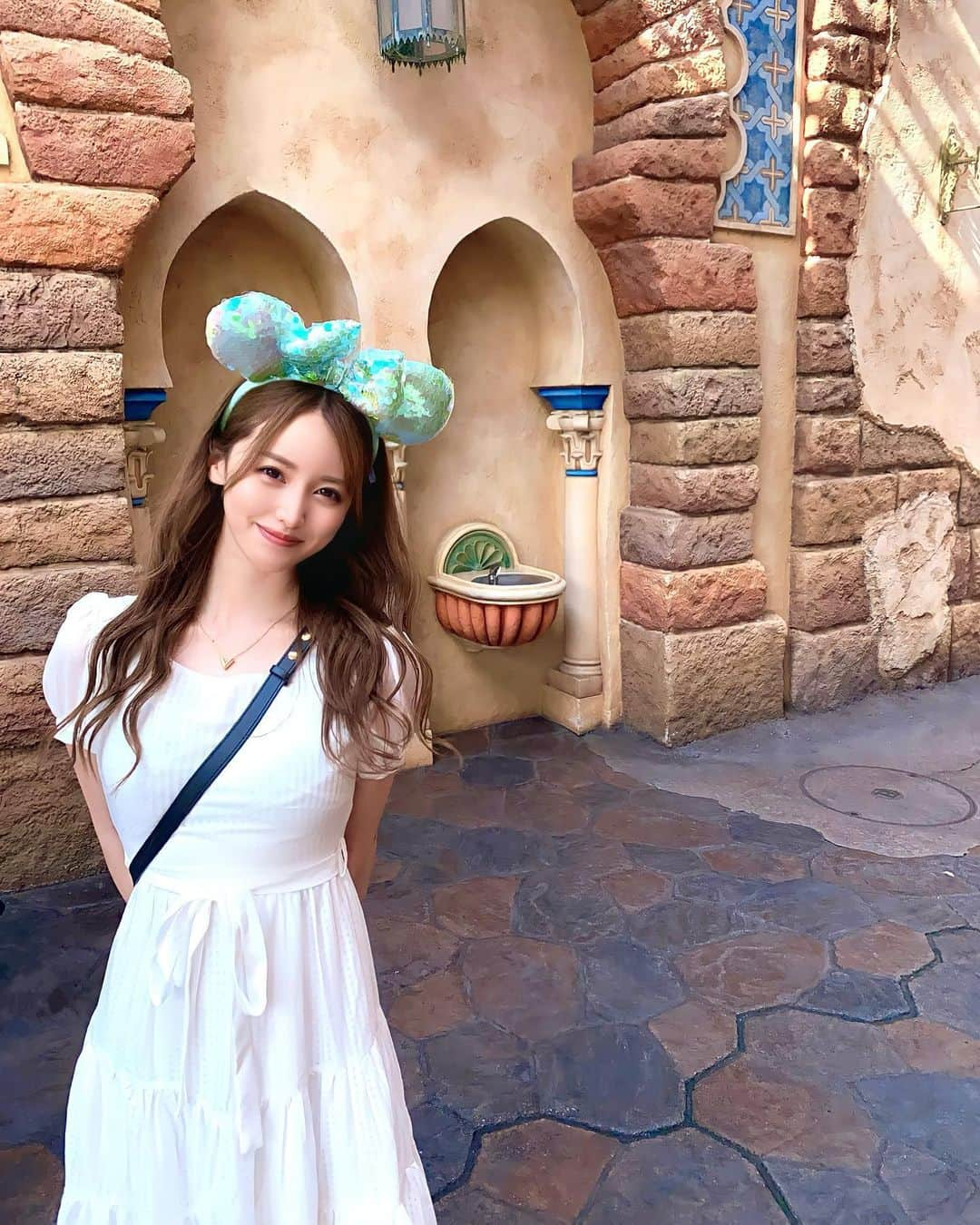 SAYAのインスタグラム：「. . 🐭🏰✨」