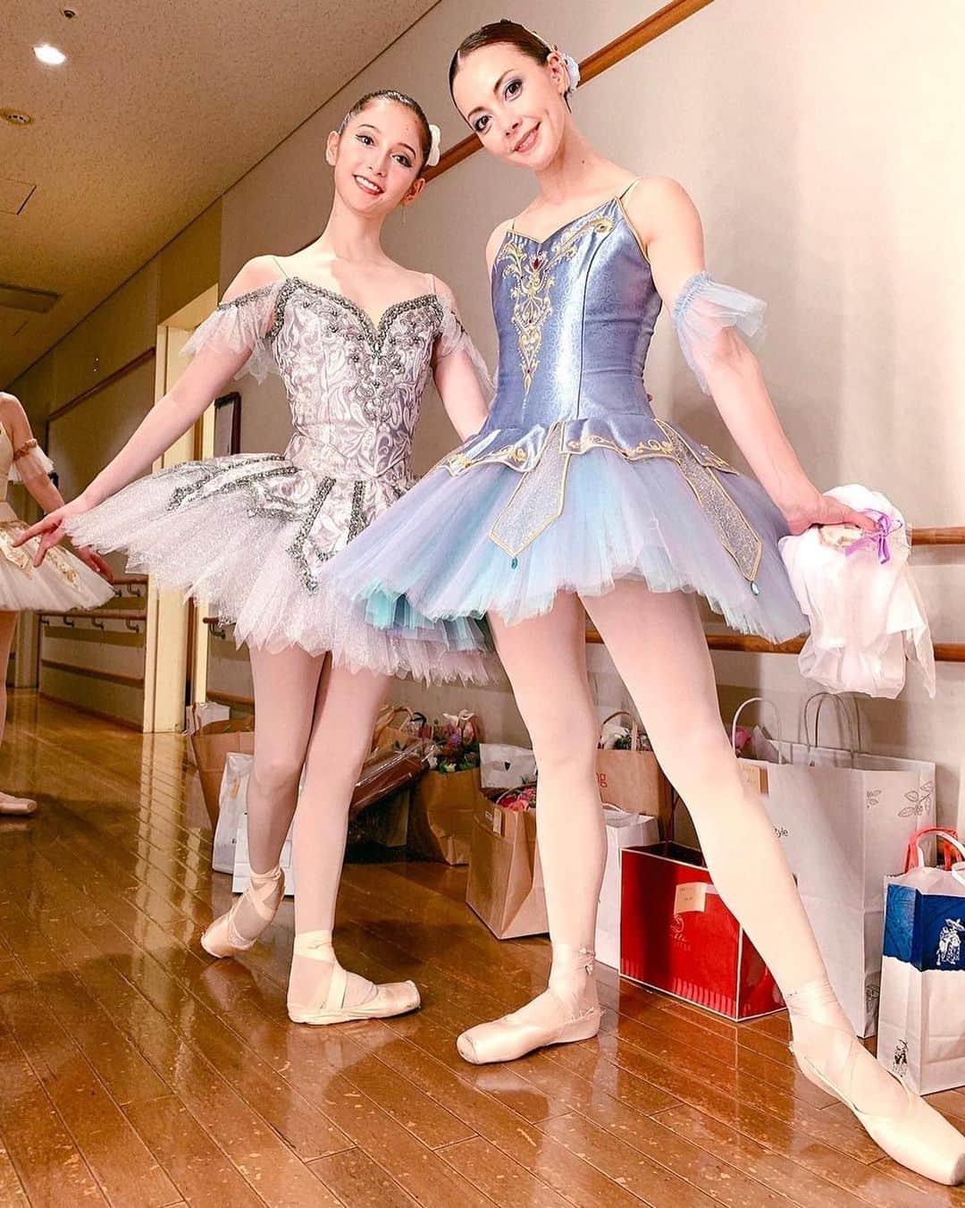 土屋アンナさんのインスタグラム写真 - (土屋アンナInstagram)「またまたバレエ投稿🩰 発表会、ブルーの衣装で。 @erimori55 さんの踊りを舞台袖で見た。 なんて美しいんだ🥹 なんて綺麗なんだろう🥹 美しすぎて涙出るとはこの事😭  #ballet #バレエ #土屋アンナ」6月12日 21時22分 - annatsuchiya0311