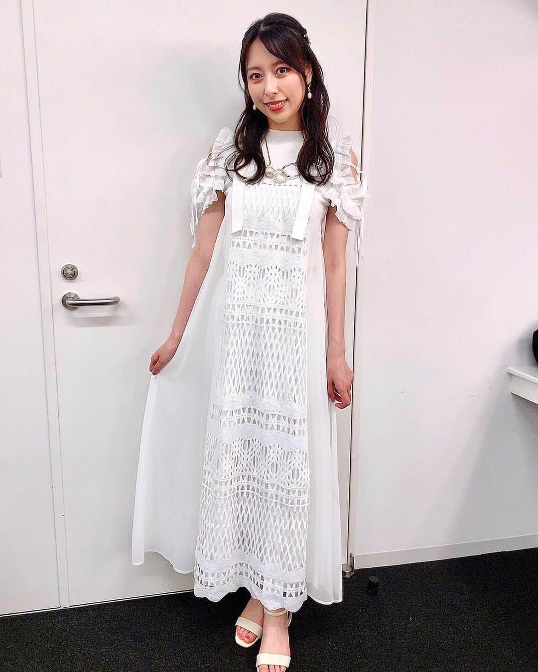 近藤玲奈のインスタグラム：「『満開祭り4』🌸 ⁡ 楽しくて、刺激的で、心が揺さぶられる時間でした。 ⁡ みんなの魂は、ずっと生き続ける。  杏、ありがとう。 ⁡ ⁡ ⁡ ⁡ 本日の衣装は、杏らしい白の衣装🤍 ⁡ 杏の勇者服のシルエットと少し似てませんか？？☺️ ⁡ #満開祭り4 #yuyuyu」