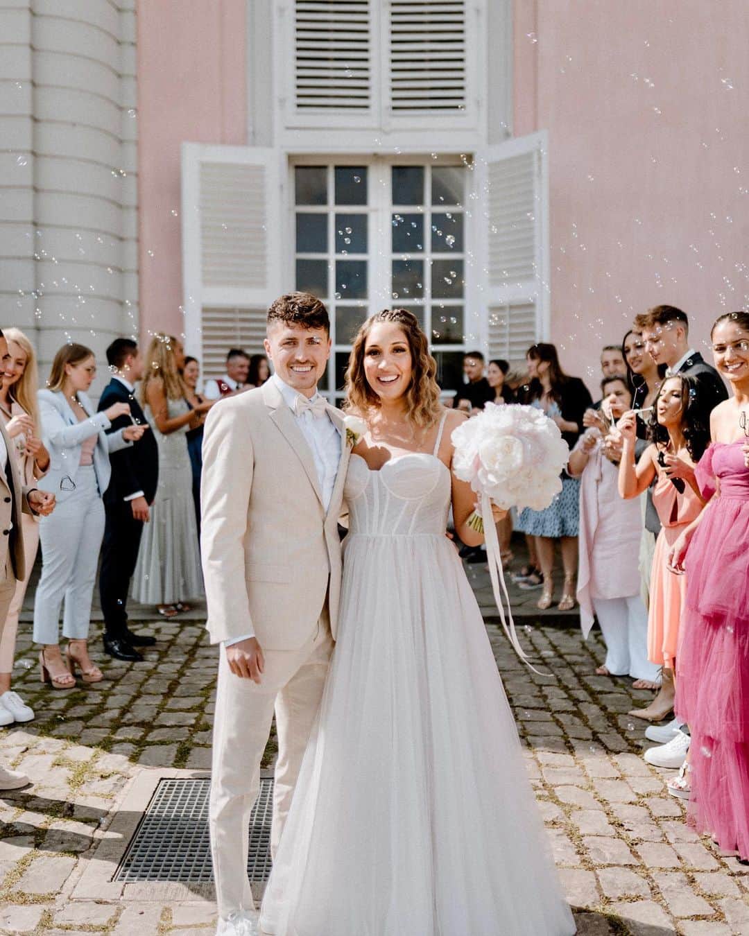 アレッサンドロ・シェプフのインスタグラム：「@schoepf_julia 💍🤍 Familie Schöpf bedankt sich, für die vielen Glückwünsche ! 🙂🙏🏼」