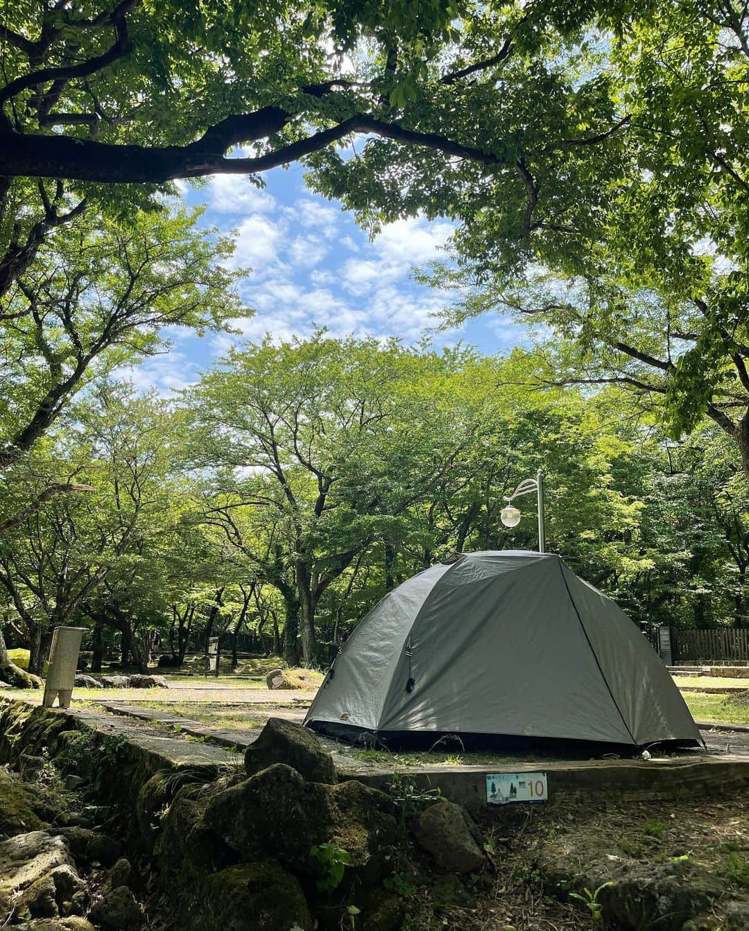 テハさんのインスタグラム写真 - (テハInstagram)「새벽 5시에 올라간 한라산.. 인천에서 제주 배가 다시 운항함.. 캠핑 초심자는 벗어난듯해.  겨울에 한번 가보는걸로...」6月12日 22時43分 - th_s0ng