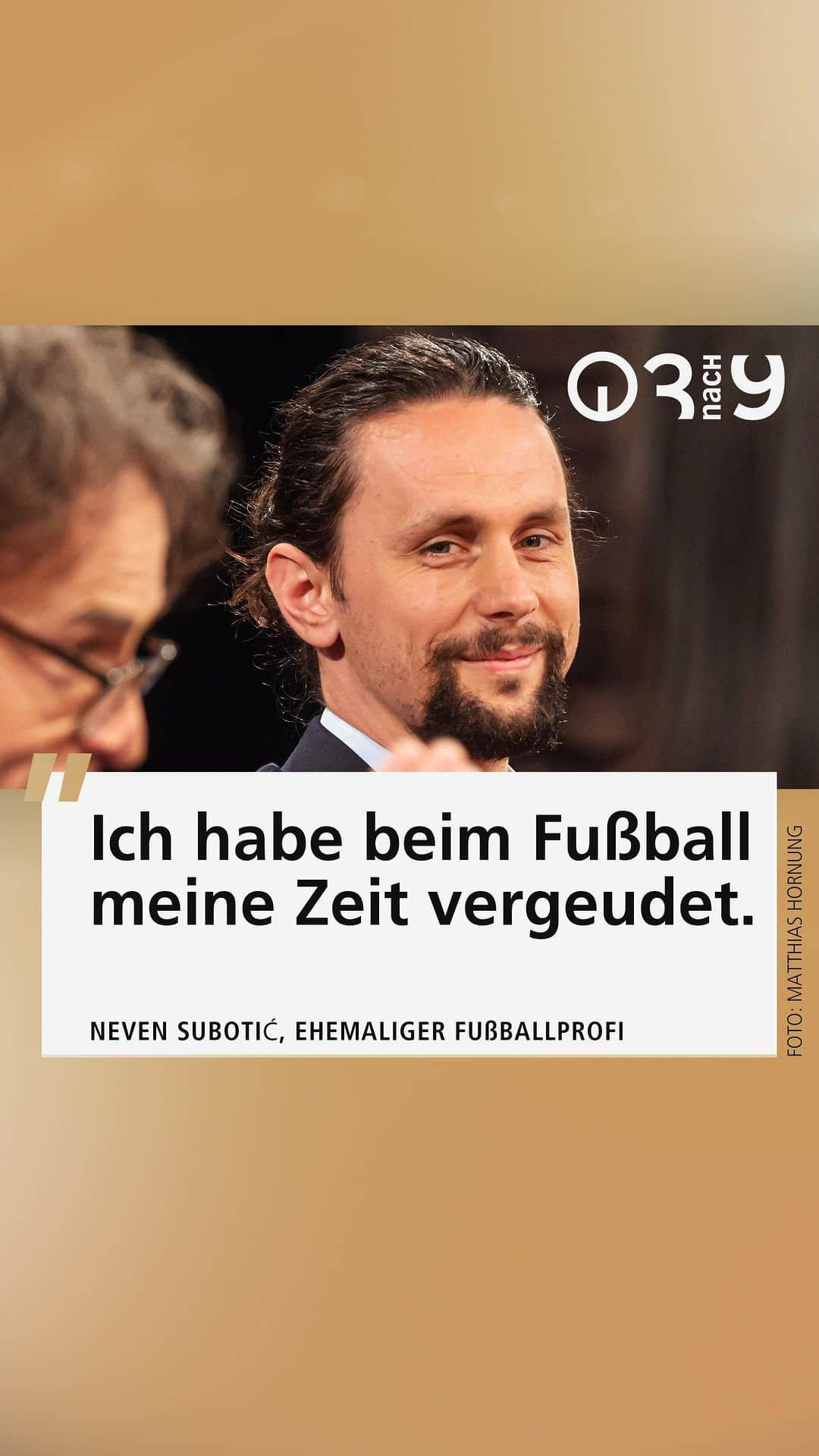 ネヴェン・スボティッチのインスタグラム：「Flüchtlingskind. Profifußballer. Aktivist. - Das ist die unglaubliche Geschichte von Neven Subotic. @subotic4 #nevensubotic #subotic #fußballer #aktivist #sinn #stiftung #suboticstiftung #3nach9 #tv #talkshow #fernsehen #ard #ndr #ndrfernsehen #radiobremen #rbtv #bremen #sendung #television #judithrakers #giovannidilorenzo #interview #star #stars」