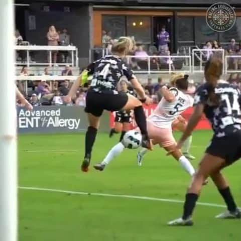 ジェンマ・ボナーのインスタグラム：「Gutted with last night's result, but so proud to score my first @nwsl regular season goal at home in front of our amazing fans @racinglouisvillefc 💜」