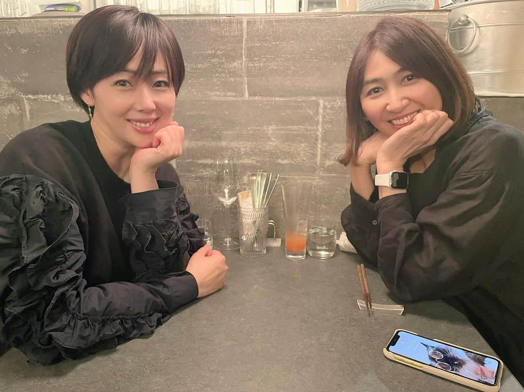 井上和香さんのインスタグラム写真 - (井上和香Instagram)「. 北海道の大切な友達🥰 たまーにしか会えないけど、お互いに何かあれば相談できる相手✨ 他愛のない話をするだけでも楽しい  また会いに行くね💕 . #北海道 #大好きな人」6月13日 9時00分 - inoue_waka