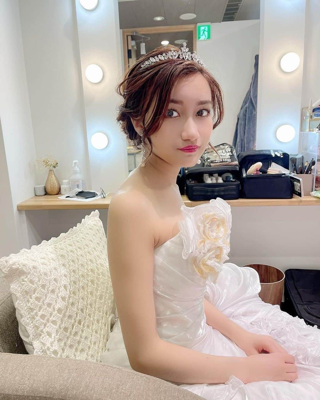 美女naviさんのインスタグラム写真 - (美女naviInstagram)「【美女navi ☻*】👗ドレス✨ * * 今回ご紹介させていただく方は❤️ アシュトン すみれ ジャズミン さん ▶️▷ @sumirejazmin.ashton * * # Repost . . この前ミクチャのフォトブック企画でドレス撮影してきました✨ オフショットの写メ✨ . . アシュトン すみれ ジャズミン さん のアカウントには 他にも素敵な投稿が(*´﹀`) ぜひ覗いてみてくださいね🧡 * * * 美女navi掲載希望の方は⇒ @bijo_navi ❤️と # ビジョナビ タグ付け * 10代限定姉妹アカウント 美少女navi掲載希望の方は⇒ @bishojo_navi 💛と # ビショウジョナビ タグ付け * お願いします✨✨ * * 次回もお楽しみに...😍 * * #ヘアスタイル #ヘアアレンジ #巻き髪 #ドレス #美意識 #女子力アップ #カメラ女子 #オフショット #オシャレ好き #ナチュラルメイク #美肌ケア #赤リップ #ドレスアップ #美容好き #女子力向上 #巻き髪アレンジ #大人メイク #モデル体型 #オトナ可愛い #振り向き美人 #暗髪カラー #暗髪 #ハーフメイク」6月13日 9時00分 - bijo_navi