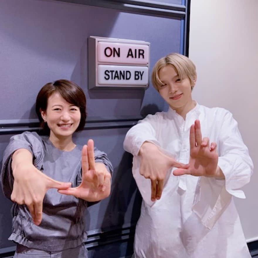 馬場典子さんのインスタグラム写真 - (馬場典子Instagram)「#TBSラジオ 13:45ごろ〜 「GIFT〜未来への贈り物〜」  今週のプレゼンターは ギフトナンバー42 韓国グローバルボーイズグループ NCTのSHOTAROさんです。  キレッキレのダンスとは対照的な 屈託のない笑顔と キラキラの瞳と ほんわかした語り口。  でもやっぱり まっすぐな思いを話すときの 瞳の奥の光はとても力強くて  ますます大きく羽ばたいていかれることが楽しみです✨  #nct #shotaro さん #gift #未来への贈り物 #馬場典子 #ばばちゃんネル」6月13日 11時01分 - baba_channel