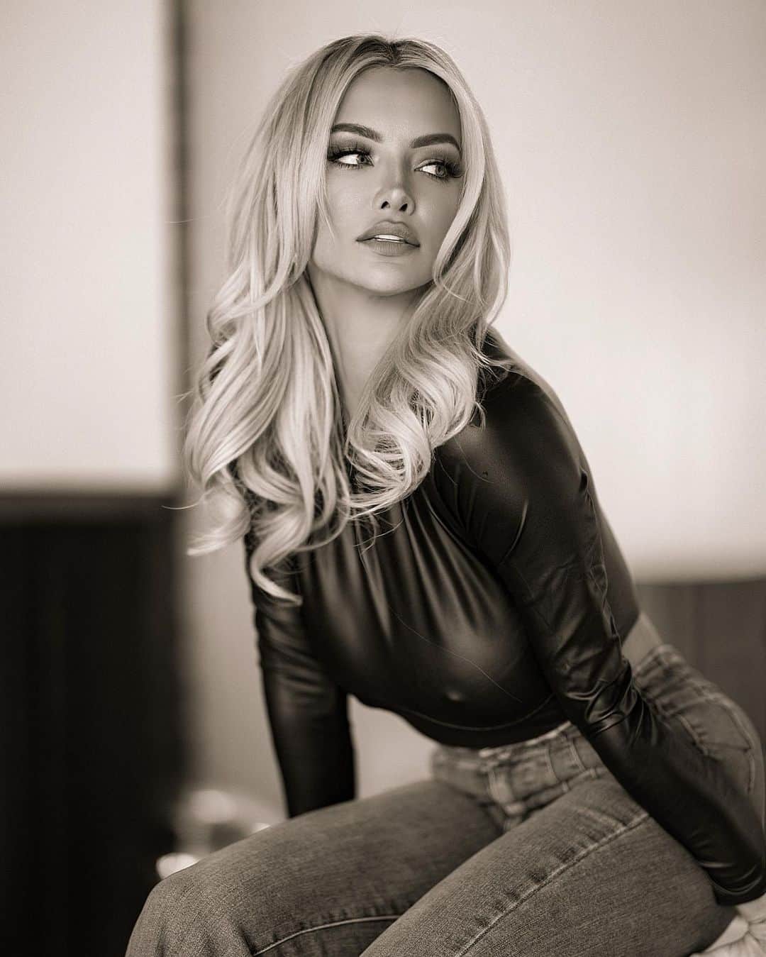 リンジー・ペラスのインスタグラム：「Hi 💋」