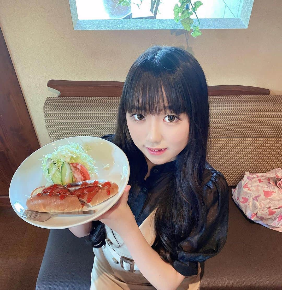 小夏ゆあなさんのインスタグラム写真 - (小夏ゆあなInstagram)「🌭🌭🌭   #jc  #jc3  #jcブランド  #ホットドッグ  #カフェ  #喫茶店巡り  #☕️ #いいね返し  #いいね  #フォローバック  #フォロー歓迎」6月13日 19時46分 - osuyuana_konatu