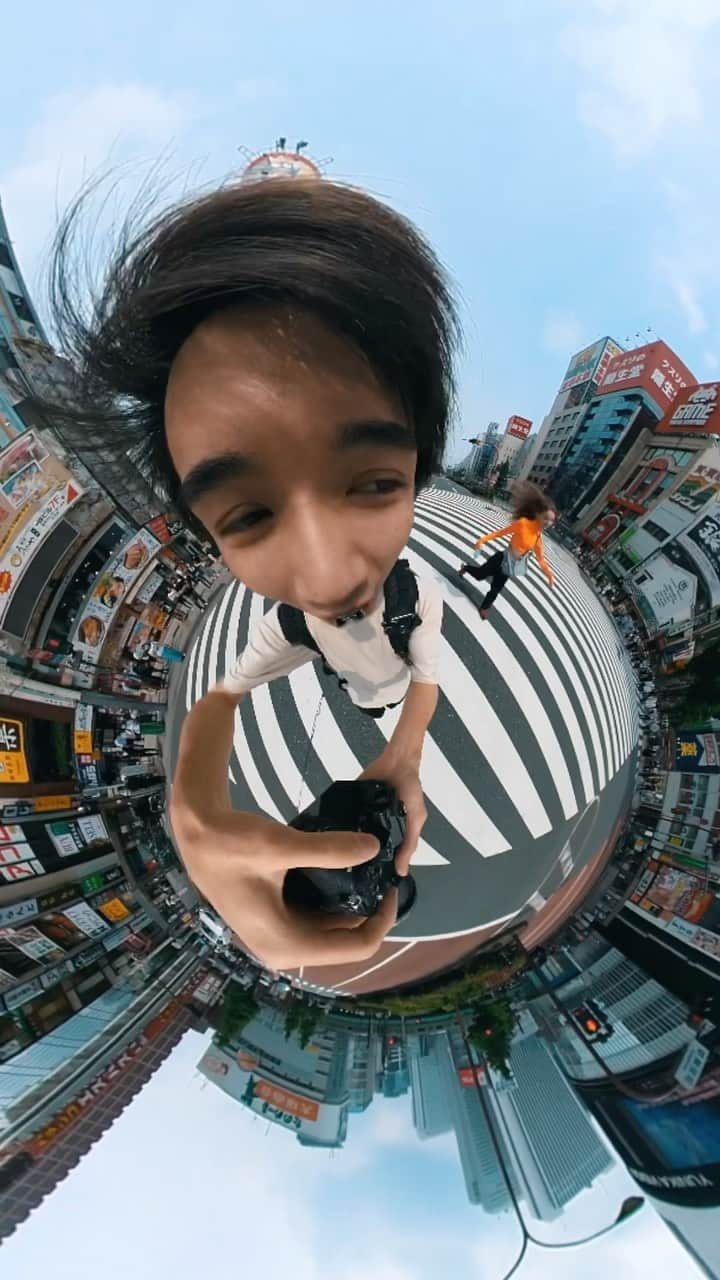 山口功貴のインスタグラム：「The world is our playground🌏 Shot on 4 different cameras but which part do you like the most?  w/ @kotenko_irina_   #photography #360camera #fisheye #filmphotography #cinematicportrait #portraitphotography #portrait #actioncamera #mobilephotography #smartphonephotography #mixtape」