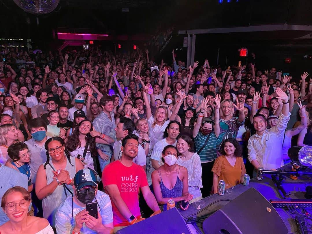 フレッド・アーミセンのインスタグラム：「Thank you @elsewherespace Brooklyn and @thenationalva Richmond, VA! @def_rain」