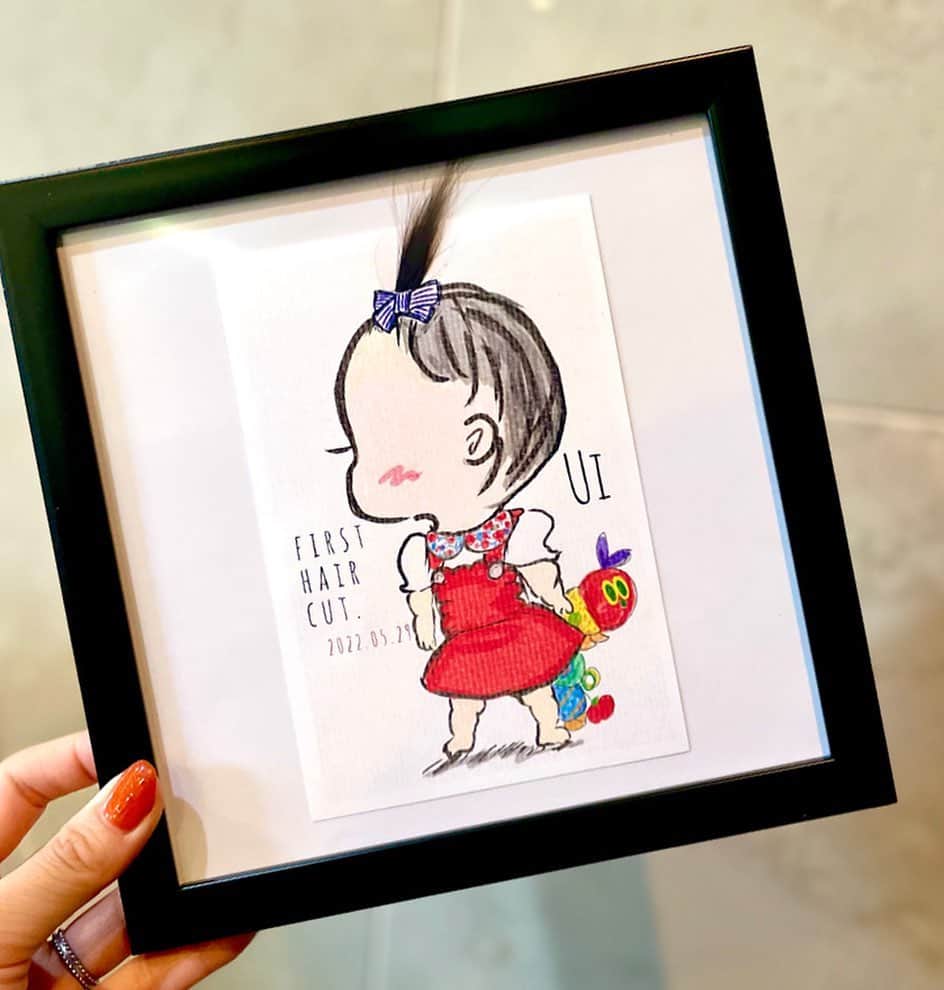 東なつ紀のインスタグラム：「First cut art❤︎ ずっと憧れてたファーストカットアート✂︎  イラストは頑張って自分で書いた◡̈ 時間はかかったけど、侑生らしさも出せて宝物🤍  #ファーストカットアート #Firstcut art」