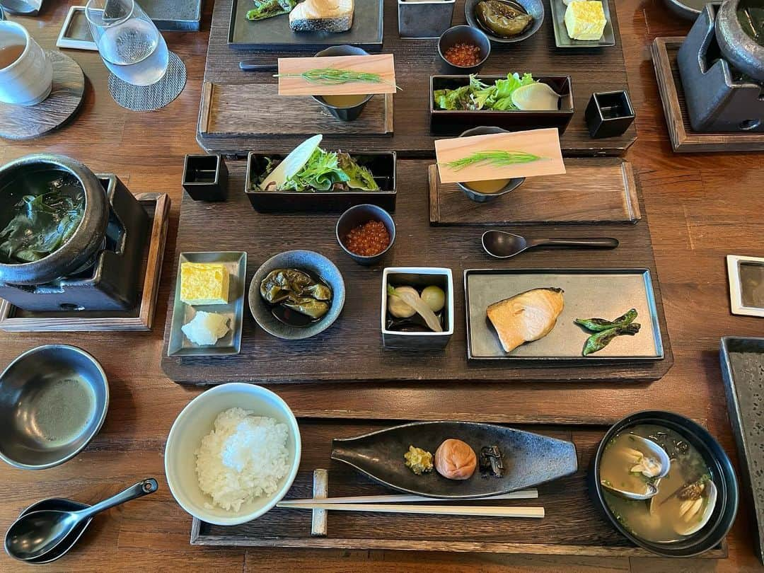 夏木マリさんのインスタグラム写真 - (夏木マリInstagram)「#breakfast #japan #niseco  #旅ごはん  #nature  朝ご飯ーーーーーーーーーーーー🥢」6月14日 10時05分 - mari_natsuki