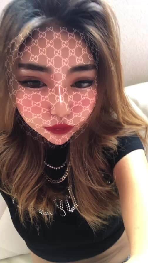 YOCHIのインスタグラム：「いつも絡んでくださってありがとう🥰 またします😊」