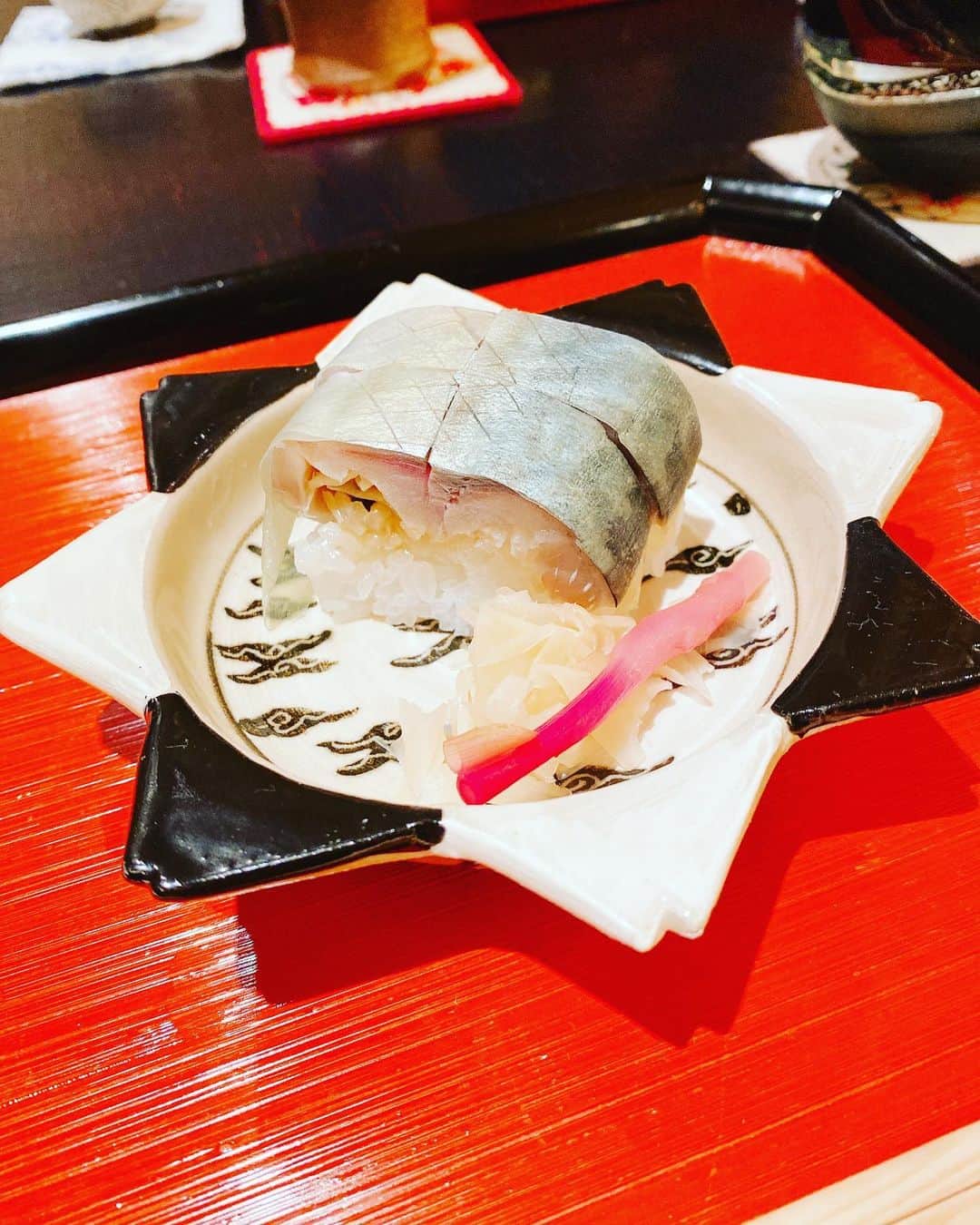香西かおりさんのインスタグラム写真 - (香西かおりInstagram)「金沢にて和食を。 お魚がとても新鮮で美味でした。 天狗舞の春酒をゆるりと呑みながらシアワセな時間でした。  #香西かおり #飯スタグラム #酒スタグラム #金沢 #天狗舞 #中三郎」6月14日 16時50分 - kaori_kouzai_official