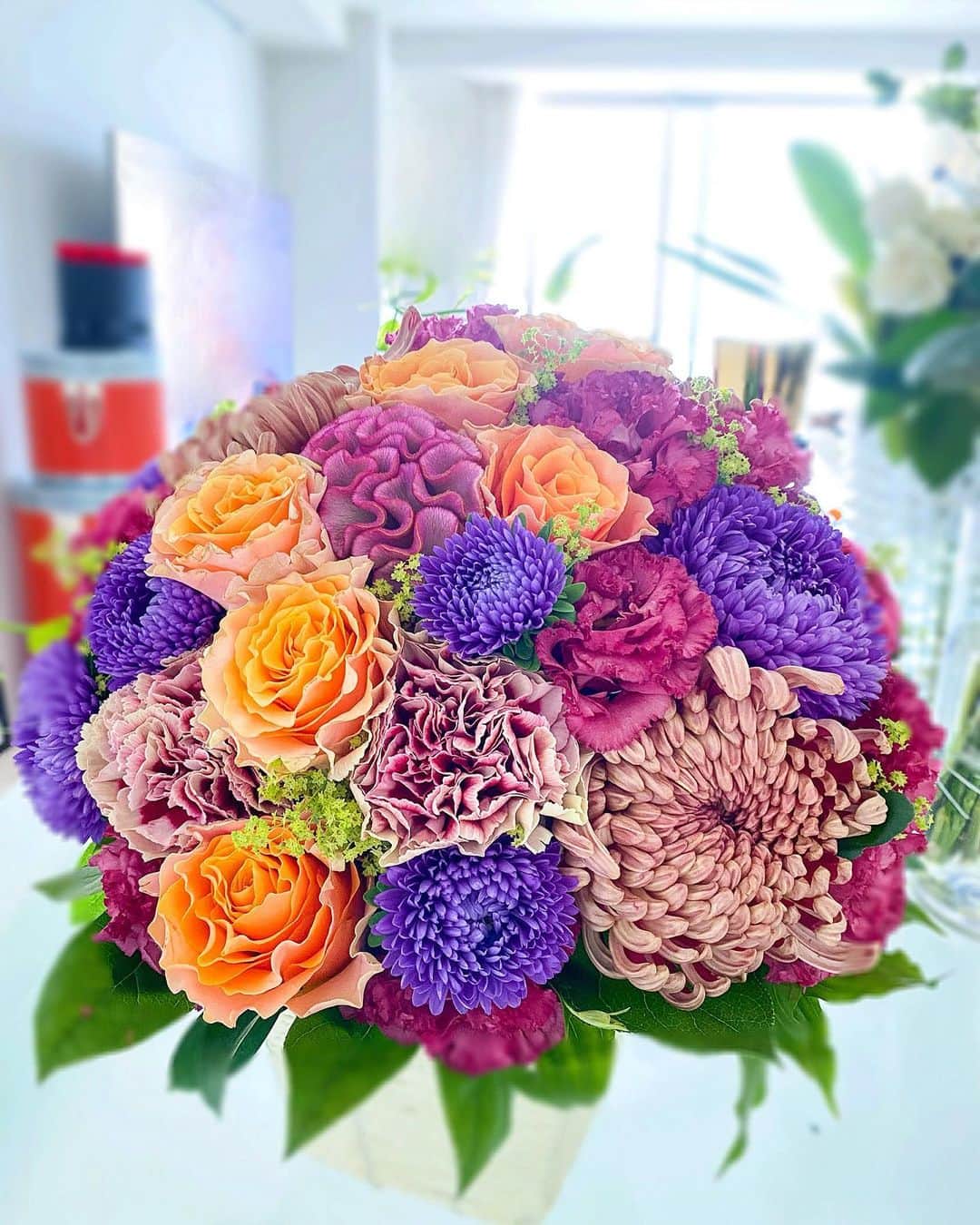 JUNKO（飯田順子）のインスタグラム：「・ ・ @harrywinston  @vancleefarpels 素敵なお花ありがとございました☺️🌈 とても嬉しい❤️ ・ ・」