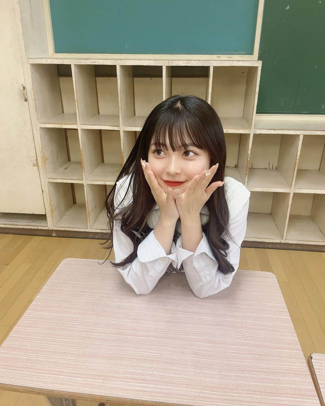 内山優花さんのインスタグラム写真 - (内山優花Instagram)「教室でとってみた📚🍃」6月14日 19時42分 - yuka3l7