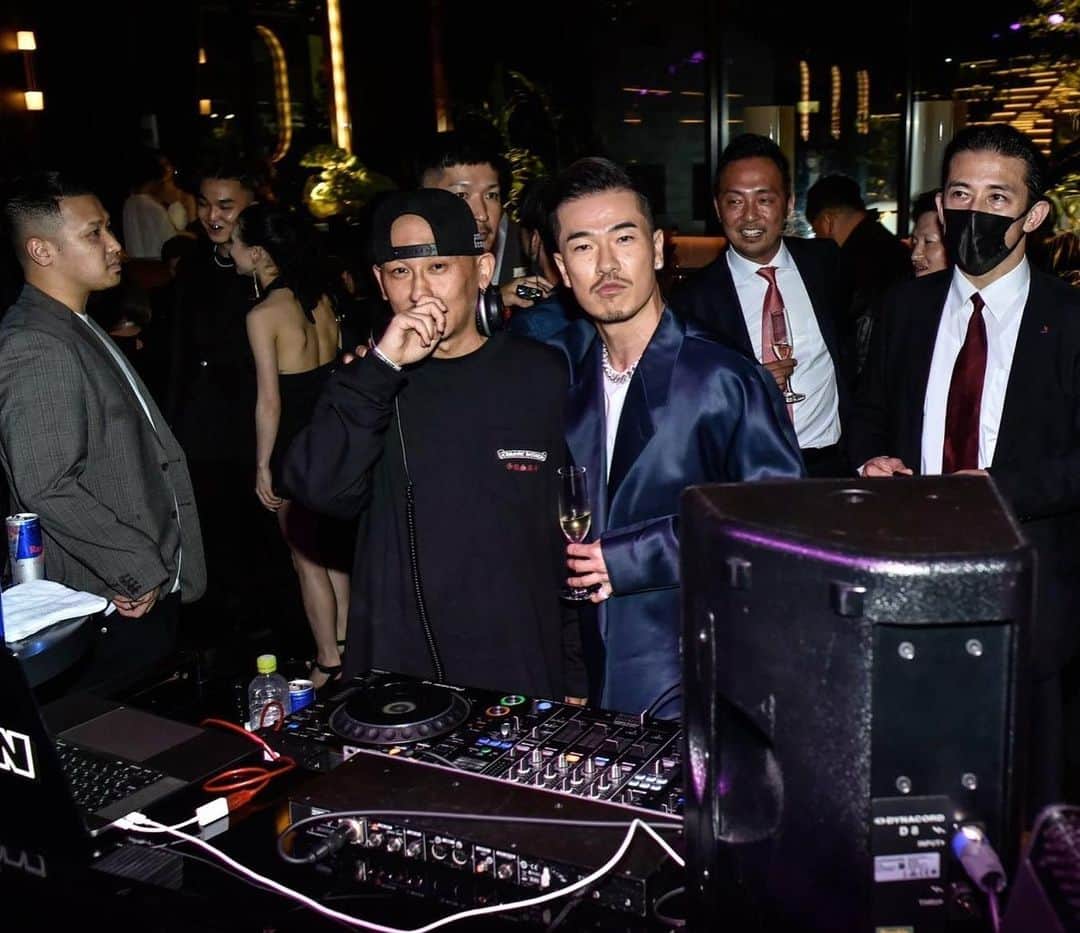 DJ RYOWのインスタグラム：「69PARTY🛳 06.09.2022  S/O to @ak69_official 🙏🎤🍾」
