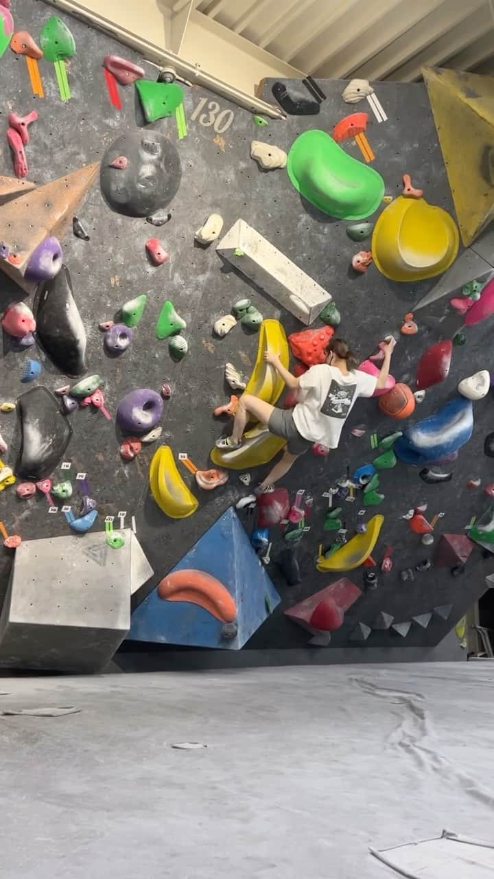 金子桃華のインスタグラム：「久しぶりのシェアドゥー　@bouldering_gym_share 🤩✨  🎥 @hinako_f_haribo  また登ろ✌🏼✌🏼✌🏼✌🏼✌🏼✌🏼 . . #climbing #bouldering #クライミング #ボルダリング #helloclimber #bpumpogikubo」