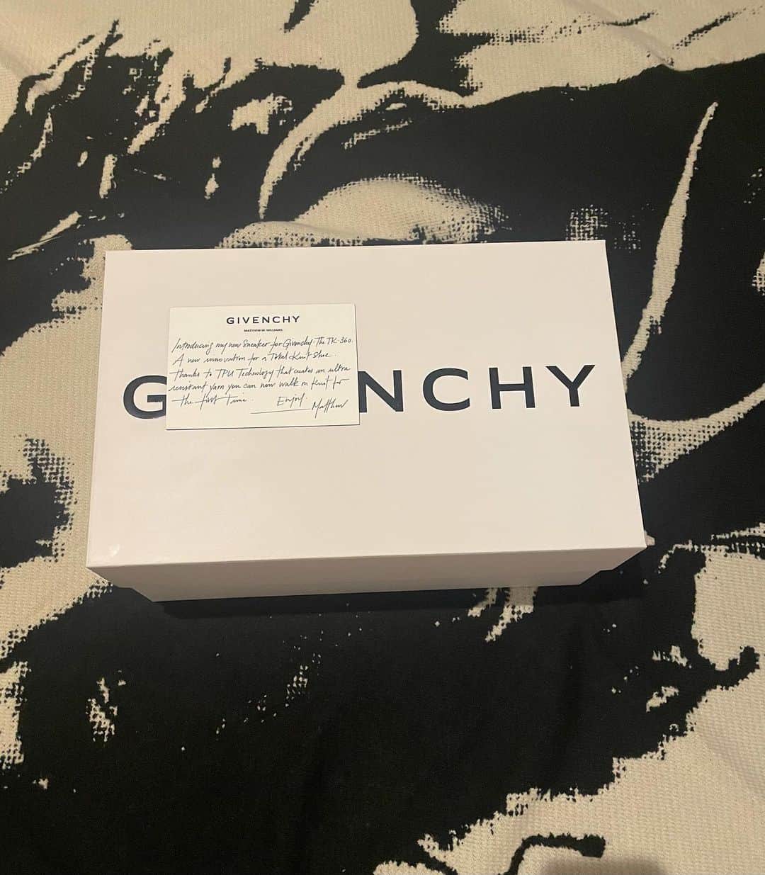 泉大智のインスタグラム：「#givenchytk360 🙏🏻🙏🏻🙏🏻」