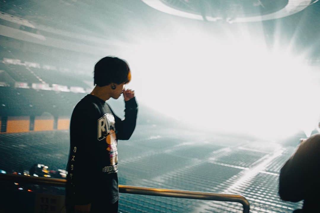 石原慎也のインスタグラム：「はじめてのアリーナツアー "Be yourself"名古屋ガイシホール オフショット　JPカメラ  photo by 日吉"JP"純平 @junpeihiyoshi」
