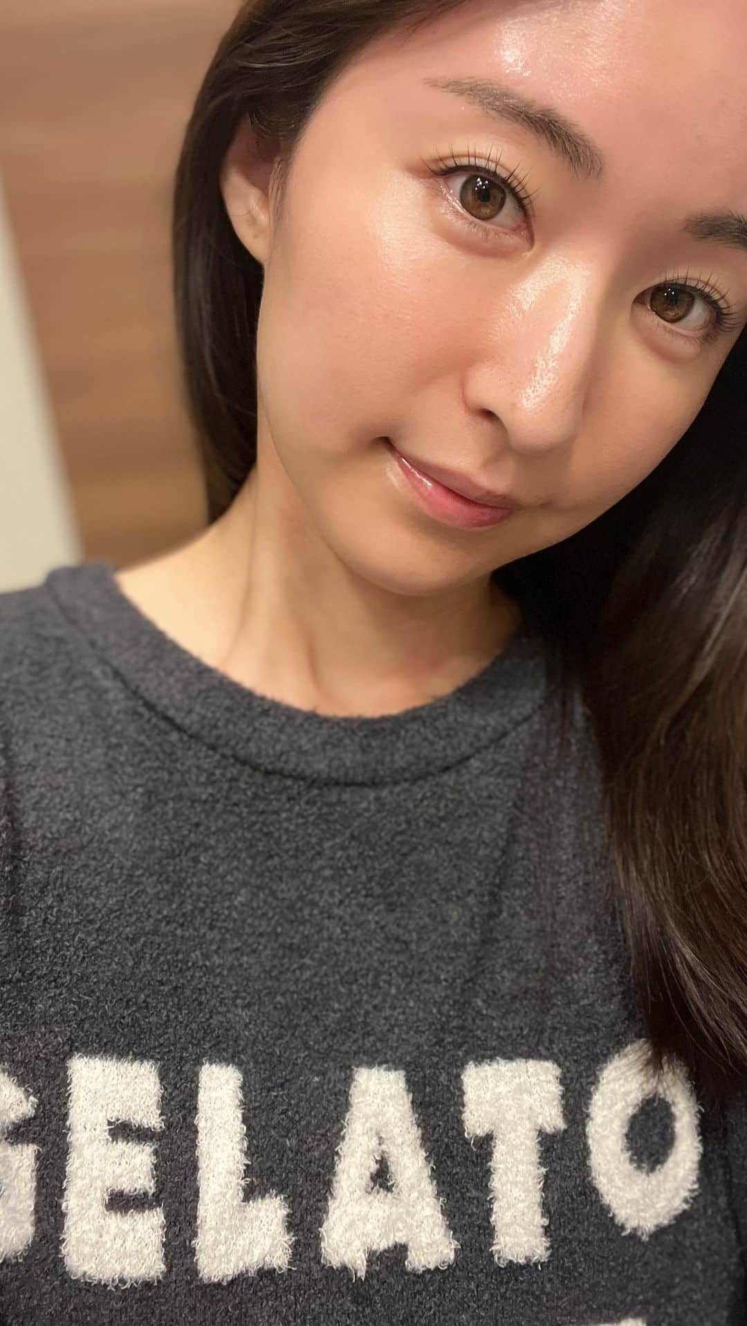 河野友美のインスタグラム：「久しぶりに夜中のゲリラLIVE❤︎  遊びに来てくださってありがとうございました🥹✨」