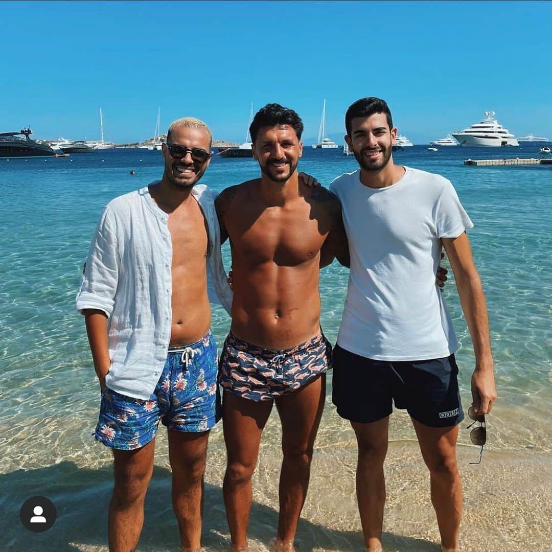 ロベルト・ソリアーノのインスタグラム：「Grazie @aldo_ruta vacanza top 👌」