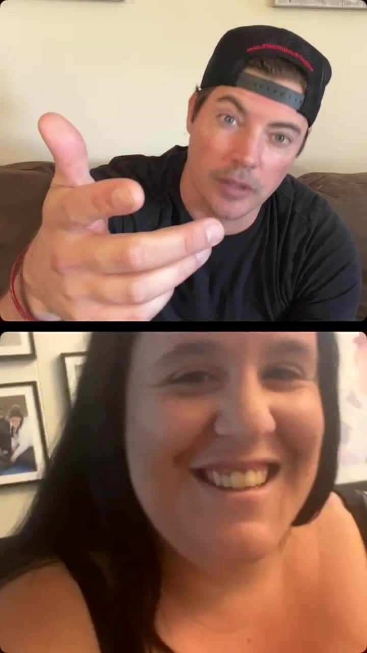 ジョッシュ・ヘンダーソンのインスタグラム：「Little impromptu q&a today with some fine folks ! That was fun will do again soon! Thanks to @sarahmctamney for helpin !! #akwardbeginningtovid 😂」