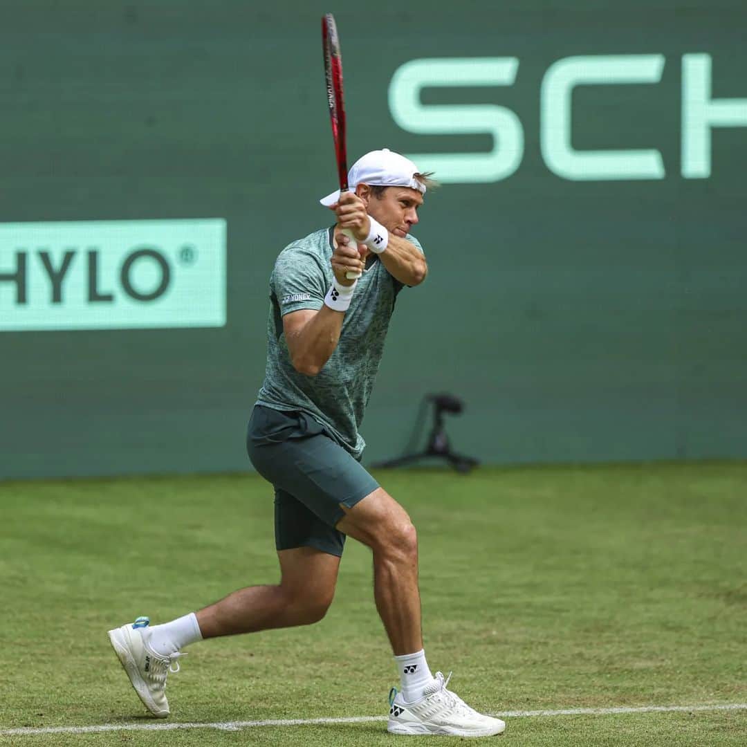 のインスタグラム：「76 67 57 Good match. Not good result.  Green/White 💚🤍  📸 TERRA WORTMANN OPEN/Mathias Schulz」