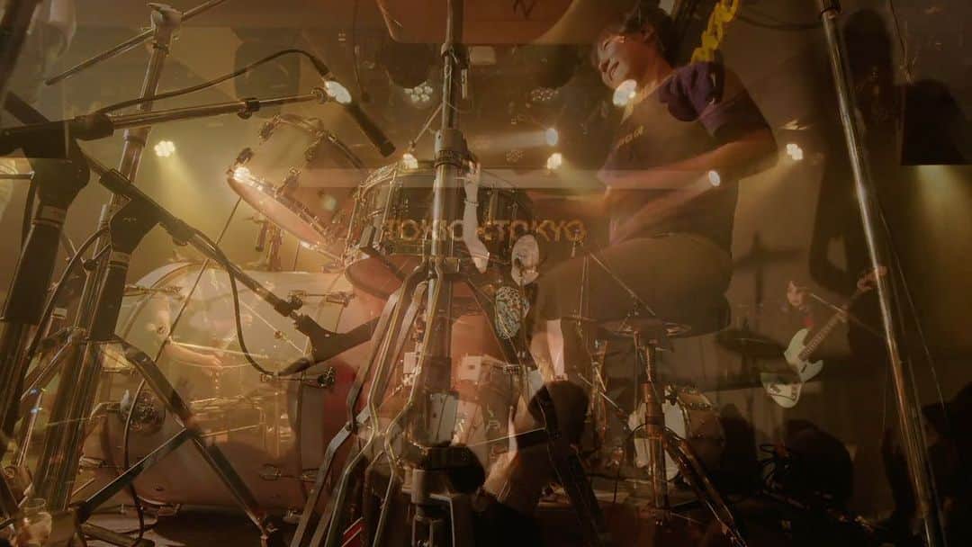 かねあいよよかのインスタグラム：「Free - Wishing Well (Live Cover)  Concert at TOKIO TOKYO in Tokyo on April 27, 2022  Vocal - Yuichi Ikuzawa @yuichi.aik.ikuzawa  Guitar - Okiya Ohkoshi @okiya_ohkoshi_vuong  Bass - Madooooon @madooooon  Drums - YOYOKA  Audio Rec & Video was Shot by TOKIO TOKYO @tokiotokyo_  Audio Mixed & Video Edit - Akifumi Soma @soulmarkifme   #free #wishingwell #yoyoka」