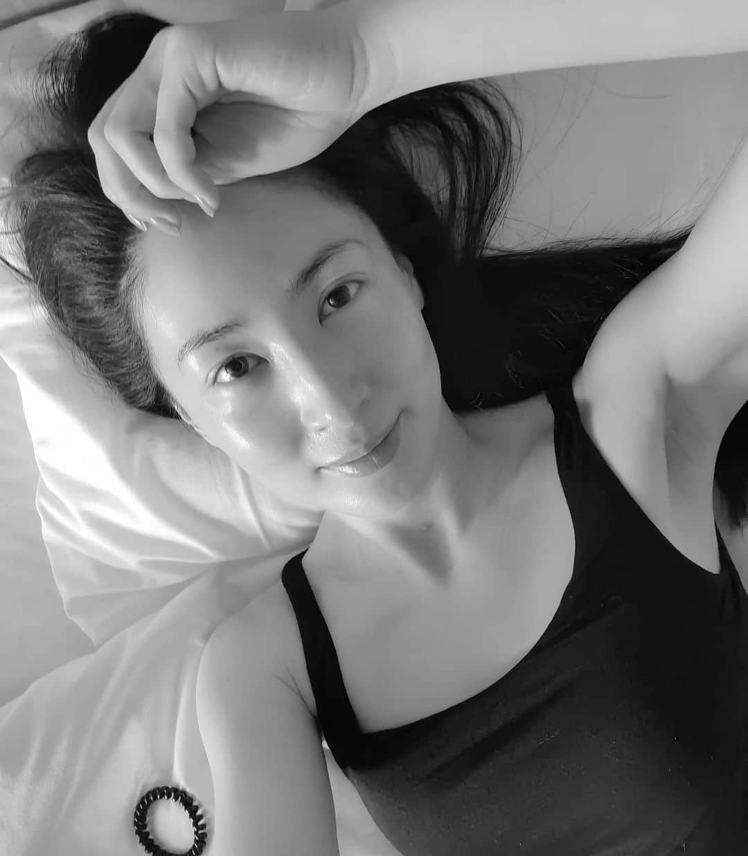 吉松育美さんのインスタグラム写真 - (吉松育美Instagram)「Morning 🌞🌞🌞 . Waking up early morning🙏 .  最近は生活のリズムが整って体も整いつつあります😊 . やはり体が資本ですね✨しみじみ。← .  .  .  . #health #life #lifestyle #morningroutine #健康第一 #朝活 #何事もバランス」6月15日 8時53分 - ikumiyoshimatsu