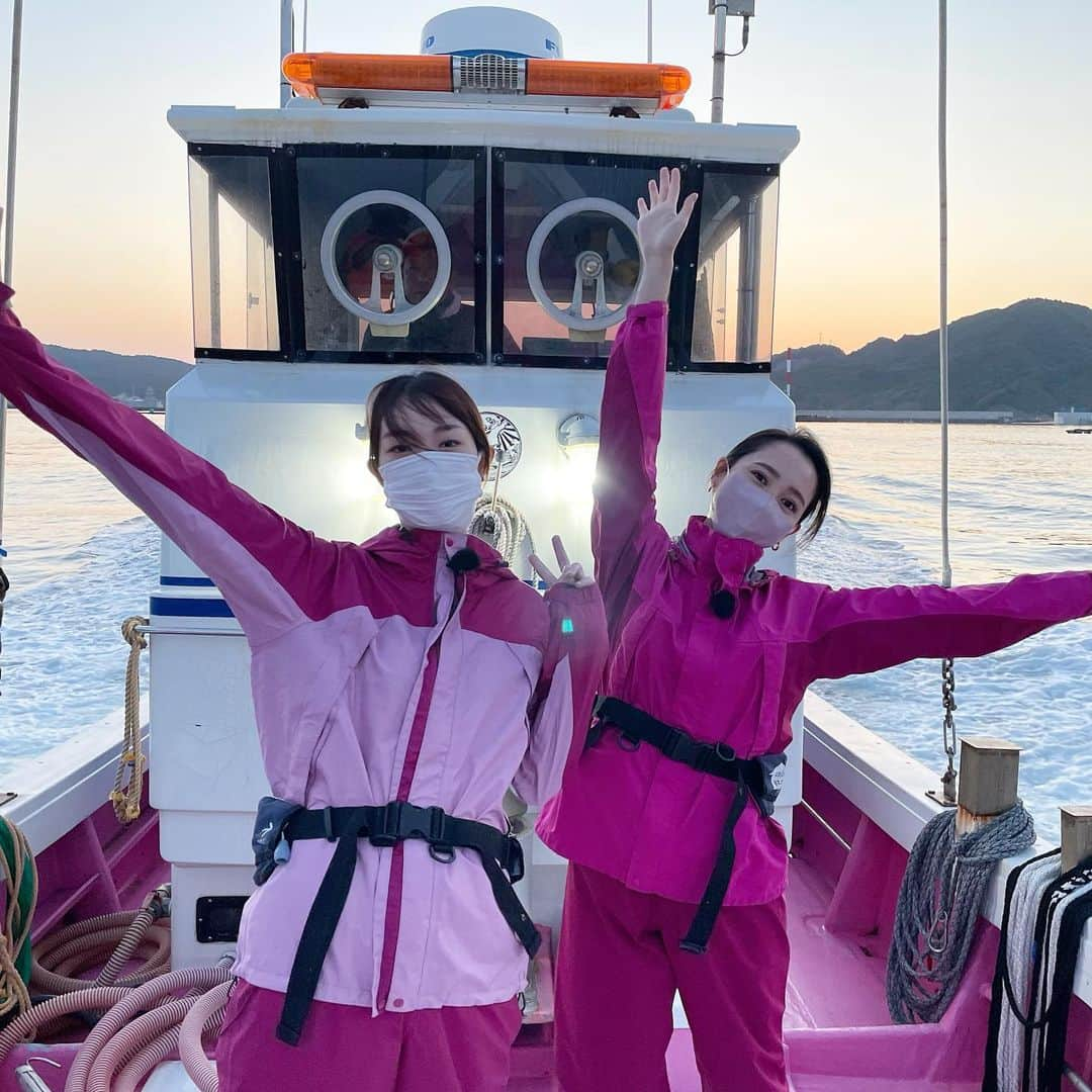 赤崎夏実さんのインスタグラム写真 - (赤崎夏実Instagram)「. あやかさんとの淡路島旅 とっても楽しいロケでした♡ ありがとうございました☀︎ また2人でどこか行きたいな🙂 淡路島とあやかに癒された１日•* . #しらす漁  #グランピング #淡路島  #おは朝 #おはよう朝日です」6月15日 9時54分 - natsumi_akazaki