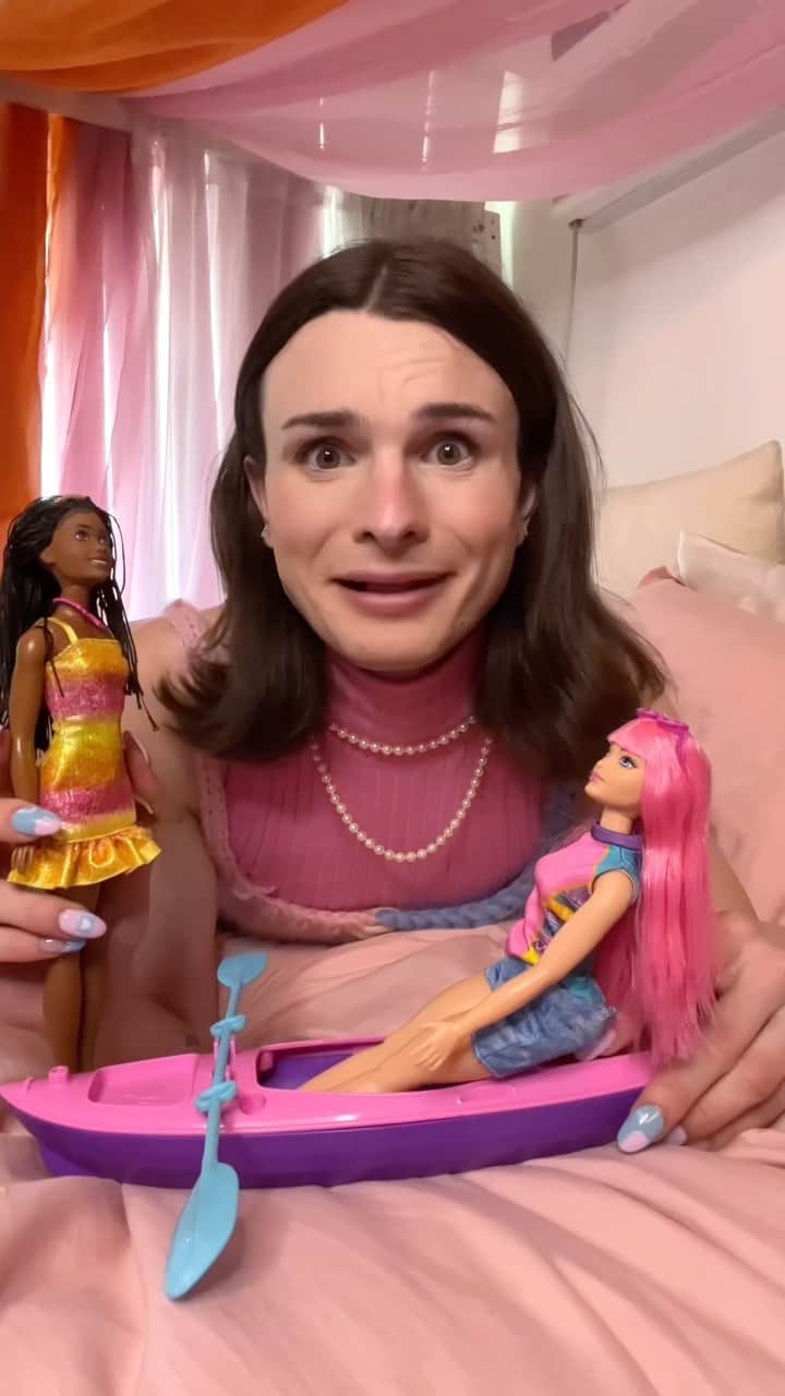 DYLAN MULVANEYのインスタグラム：「Day 95- Barbie dolls! #trans」