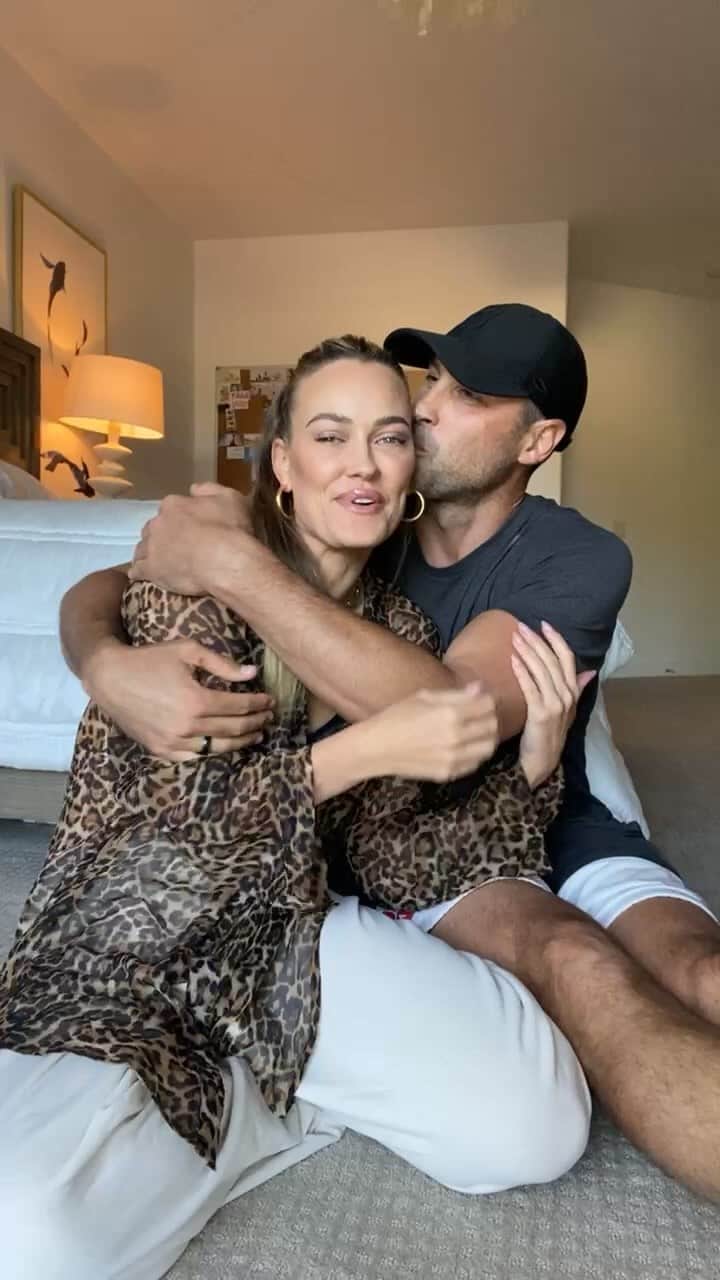 Peta Murgatroydのインスタグラム：「First LIVE with my love @maksimc talking all things LIFE, answering all your questions about my fertility journey and how we’re feeling going into the last stages ❤️   Thank you again EVERYONE for your constant support and love for our family. I feel extremely lucky to be able to go through this and share it so candidly with you all. You guys made it easy for me to open up and actually be completely honest about what is happening.   Love you XO」